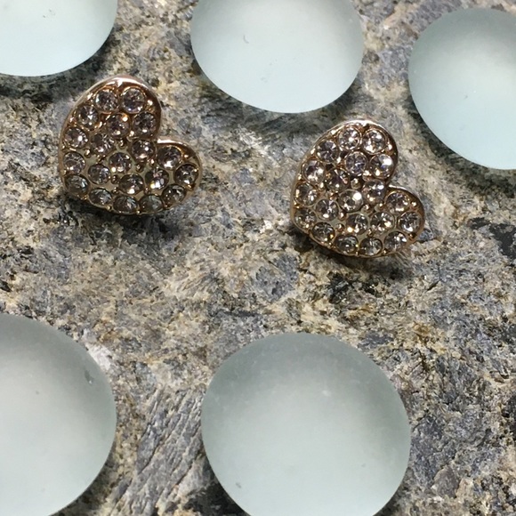 🎈Sale 🎈2 for $10 NWOT rhinestoned look heart gold (color)  post earrings - Picture 1 of 5